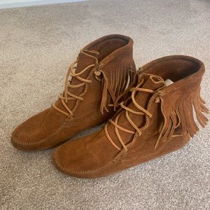 Minnetonka Tramper Boot